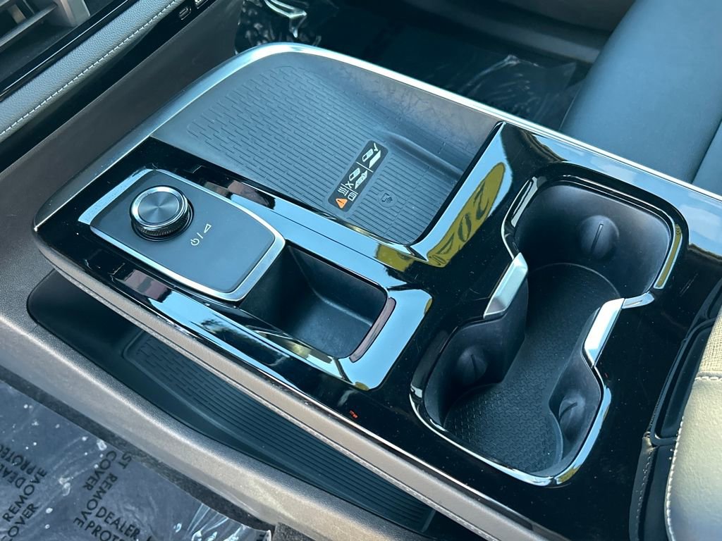 Used 2025 Buick Enclave Preferred image 16