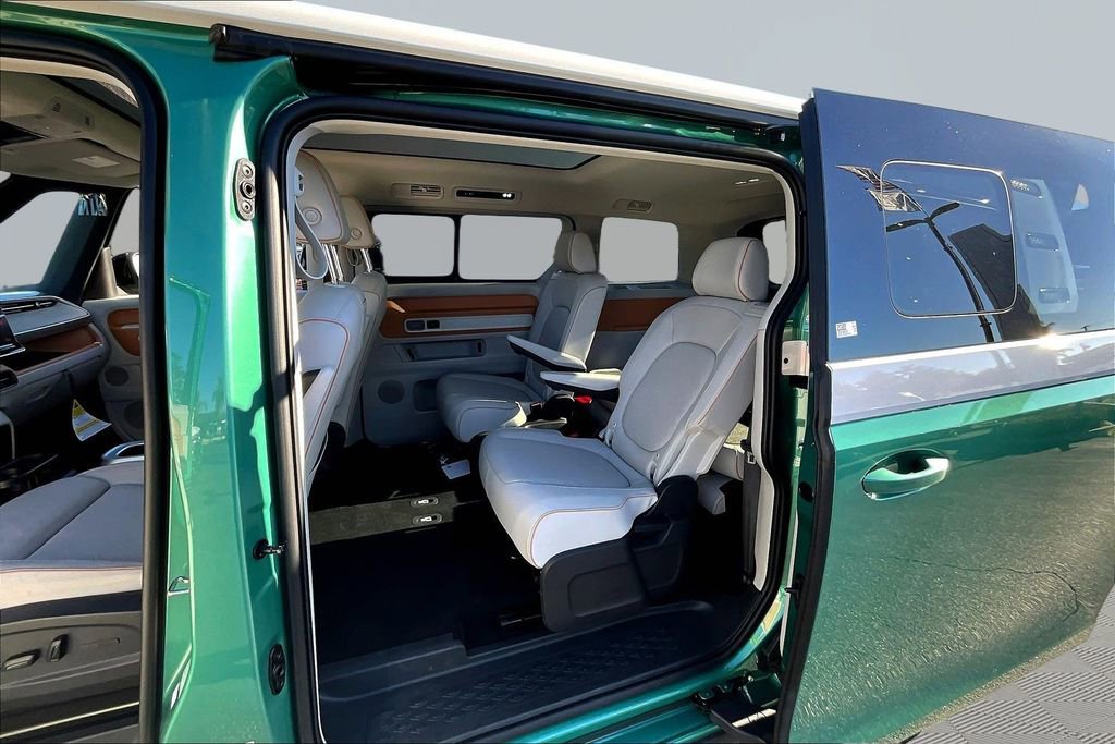 New 2025 Volkswagen ID. Buzz Pro S Plus image 21