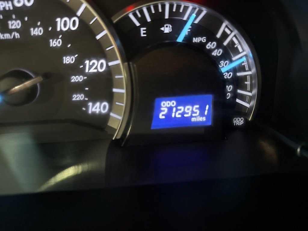 Used 2012 Toyota Camry SE image 15