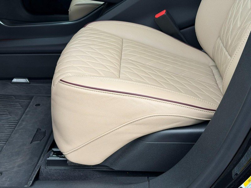 Used 2025 Cadillac Lyriq Luxury w/ Nappa Leather Package AWD/4WD image 19