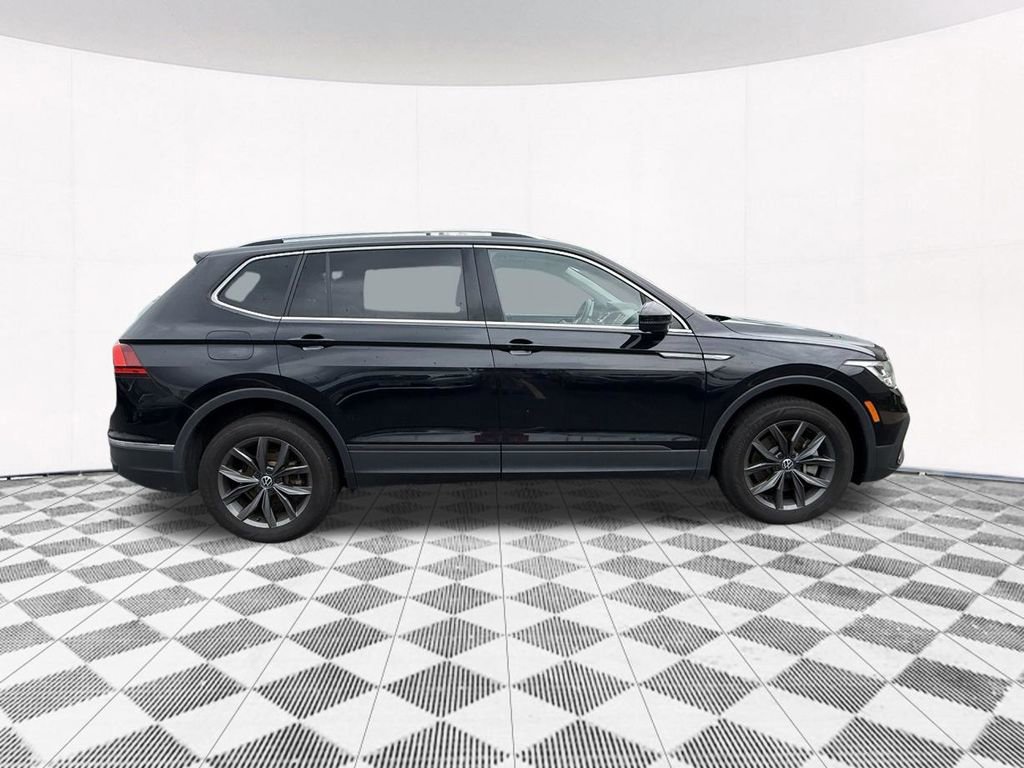 Certified 2022 Volkswagen Tiguan SE AWD/4WD image 9