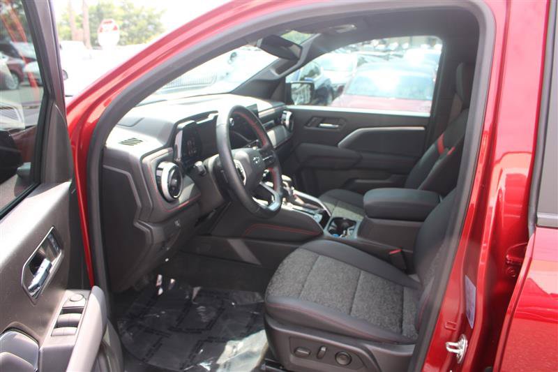 Used 2024 Chevrolet Colorado Z71 w/ Z71 Convenience Package 2 AWD/4WD image 8