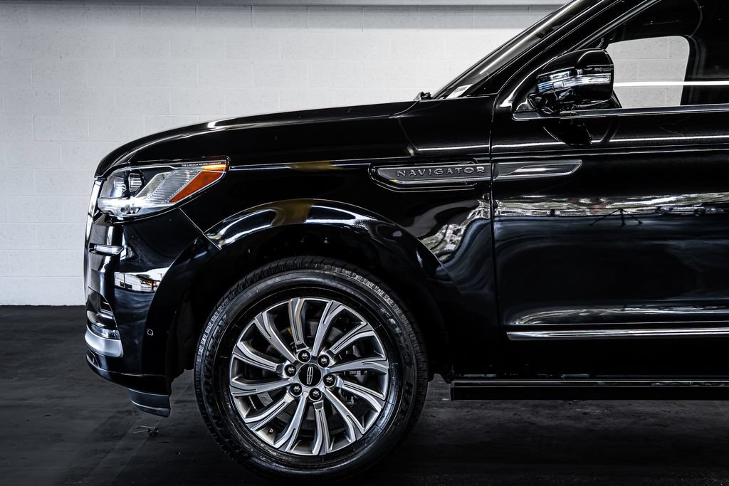 Used 2024 Lincoln Navigator L 4WD image 12