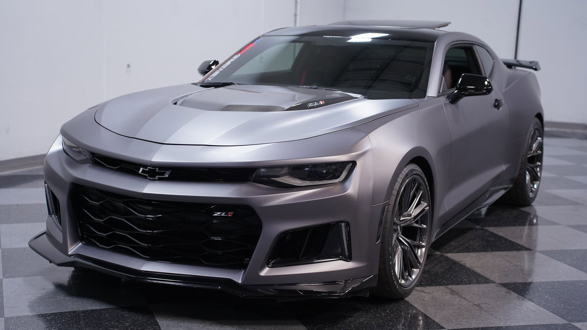 Used 2018 Chevrolet Camaro ZL1 RWD image 17