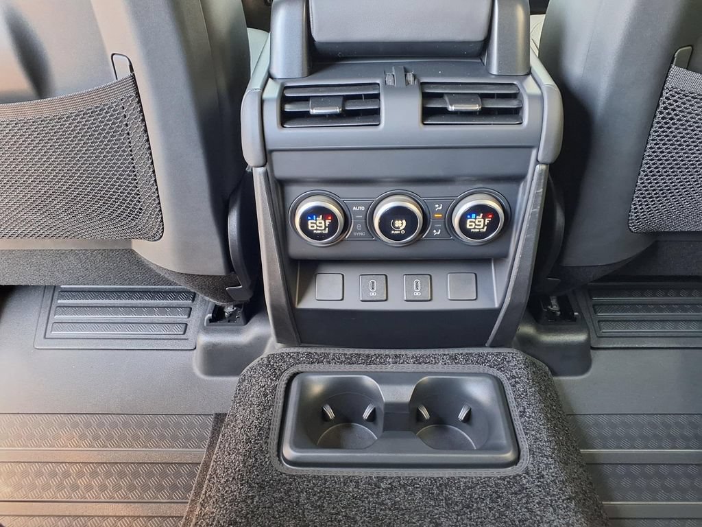 New 2026 Land Rover Defender 130 X-Dynamic SE AWD/4WD image 26