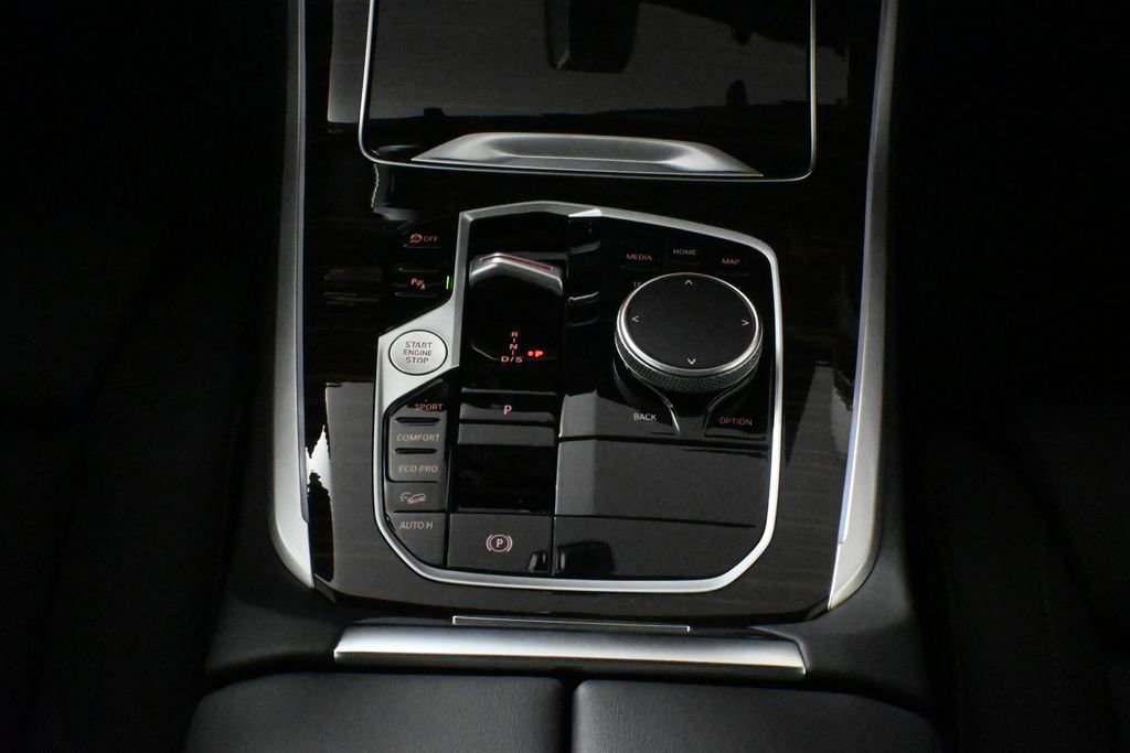 Used 2026 BMW X5 xDrive40i w/ M Sport Package image 25