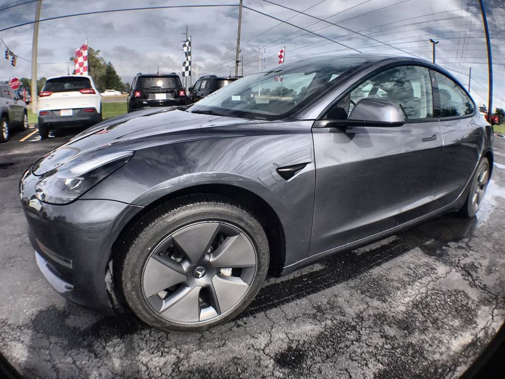 Used 2023 Tesla Model 3 Standard Range image 1