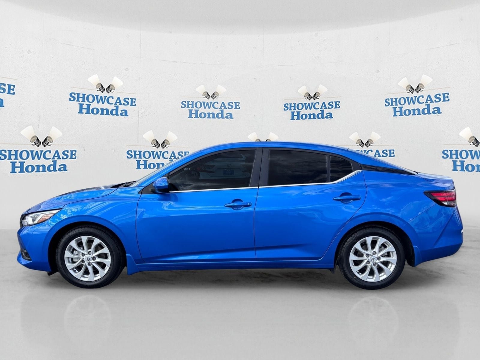 Used 2023 Nissan Sentra SV w/ SV Premium Package FWD image 4