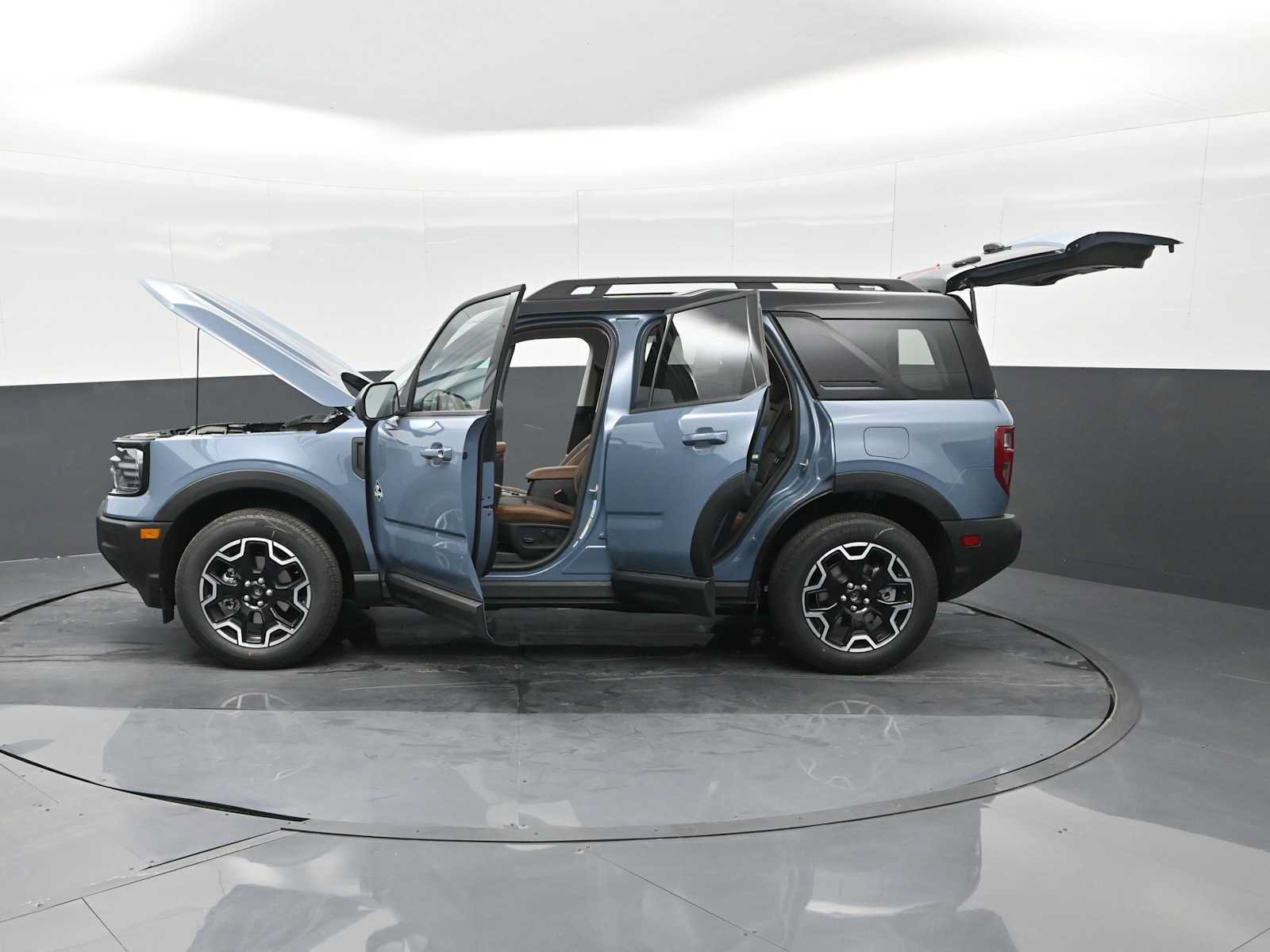 Certified 2025 Ford Bronco Sport Outer Banks w/ Outer Banks Tech Package+ AWD/4WD image 29