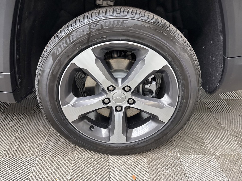 New 2025 Jeep Grand Cherokee L Limited w/ Luxury Tech Group II image 4