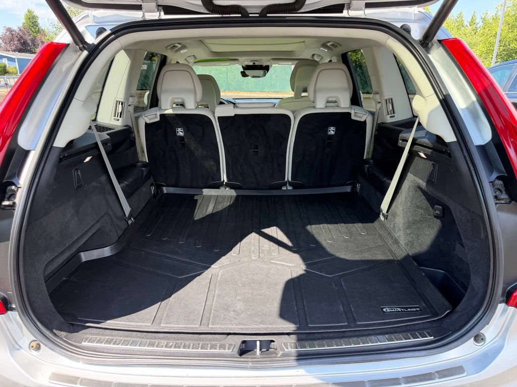 Used 2021 Volvo XC90 T8 Inscription Expression w/ Advanced Package AWD/4WD image 10
