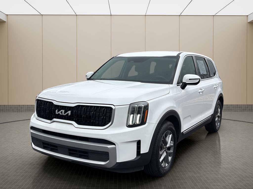 Used 2023 Kia Telluride LX image 1