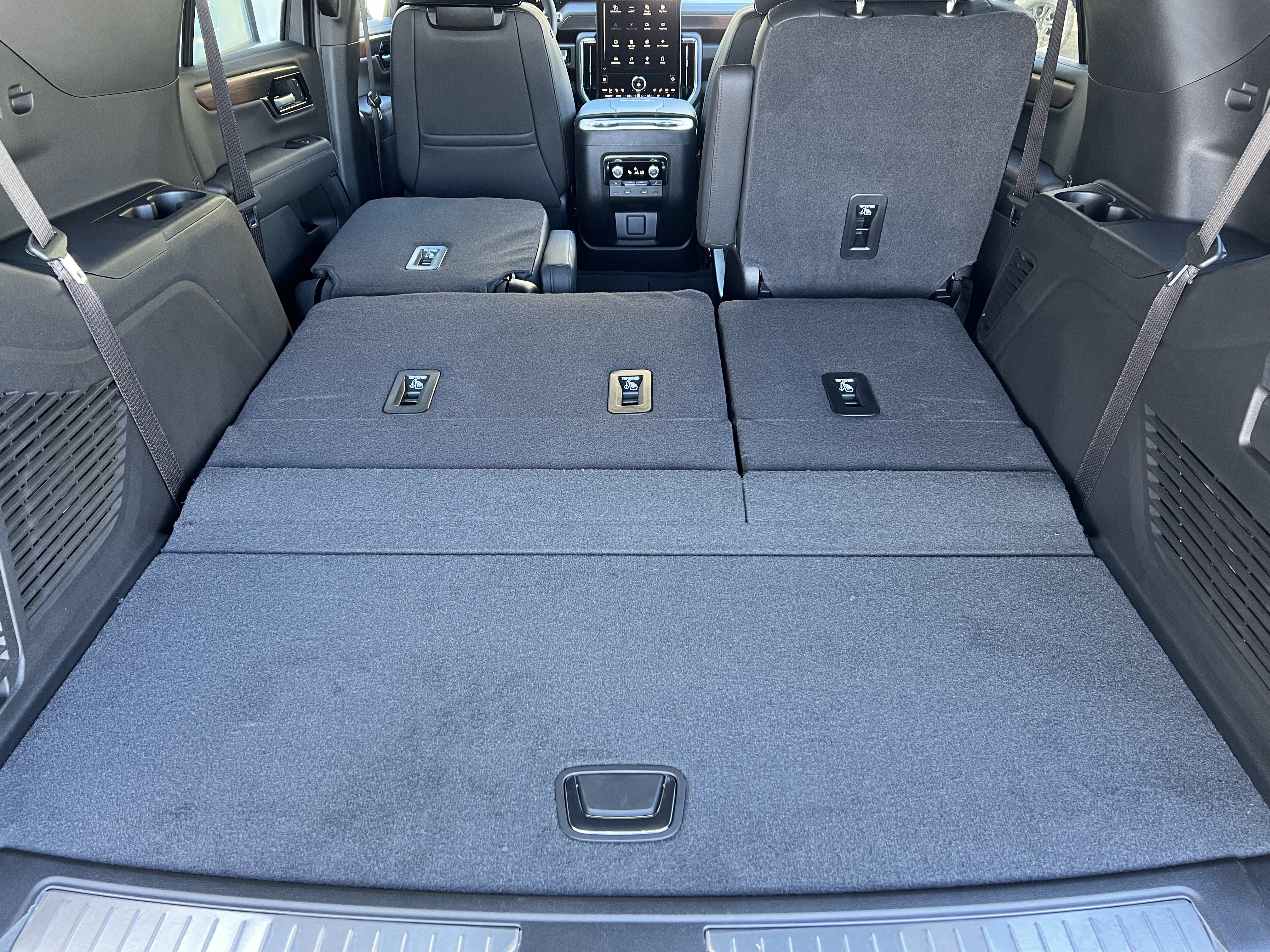 New 2026 GMC Yukon Denali w/ Denali Reserve Package AWD/4WD image 23