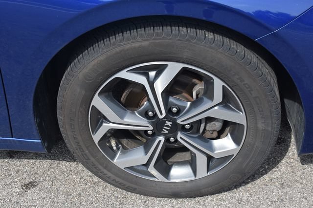 Used 2020 Kia Forte LXS FWD image 11
