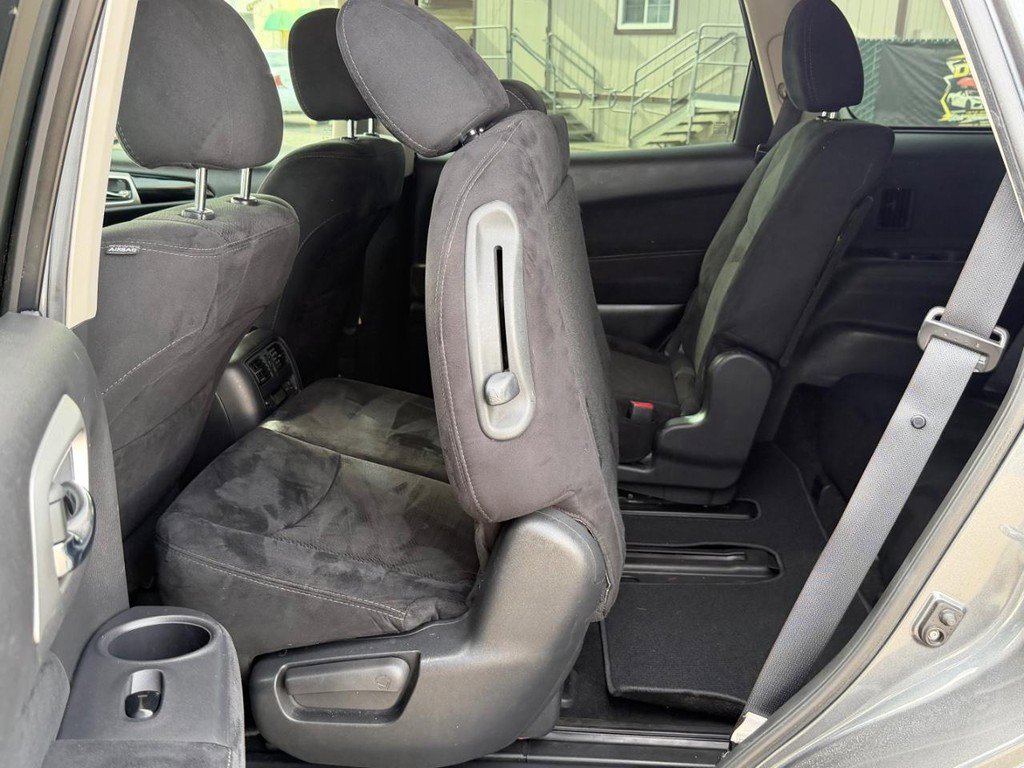 Used 2015 Nissan Pathfinder SV image 34