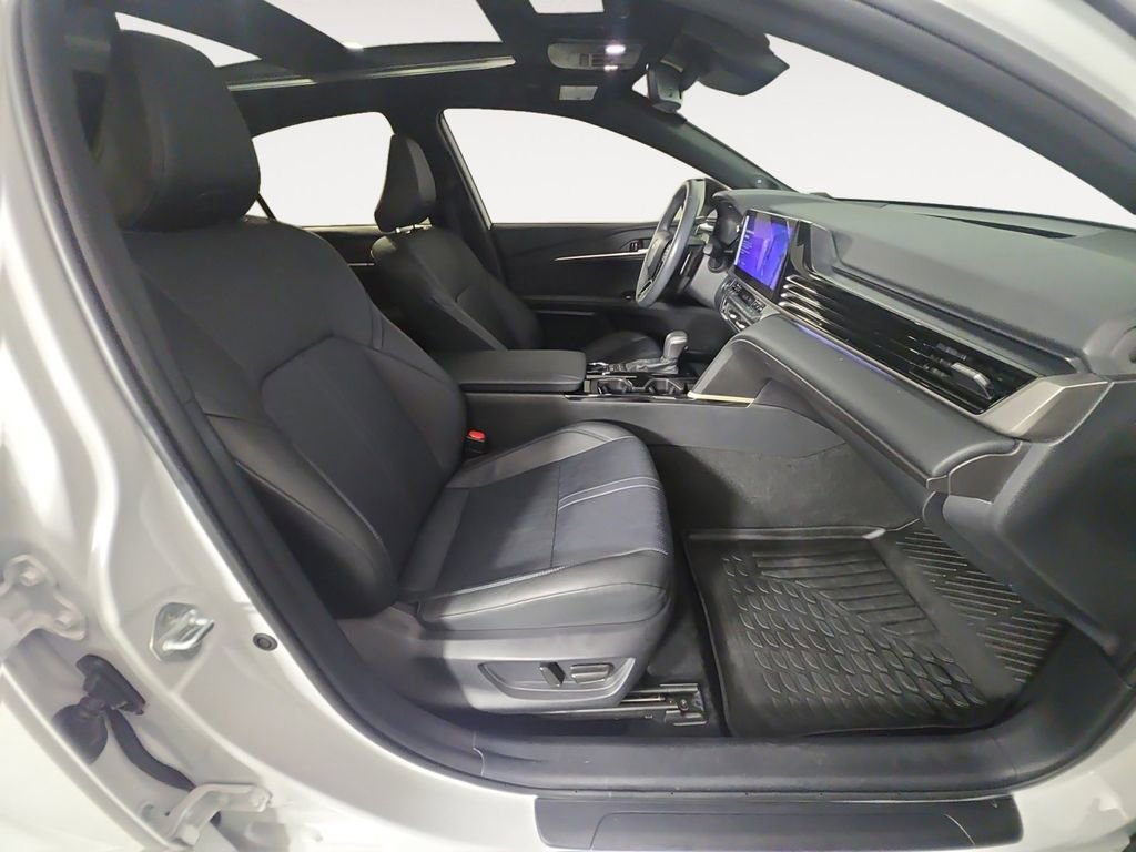 Used 2025 Toyota Camry XSE w/ Premium Plus Package image 15