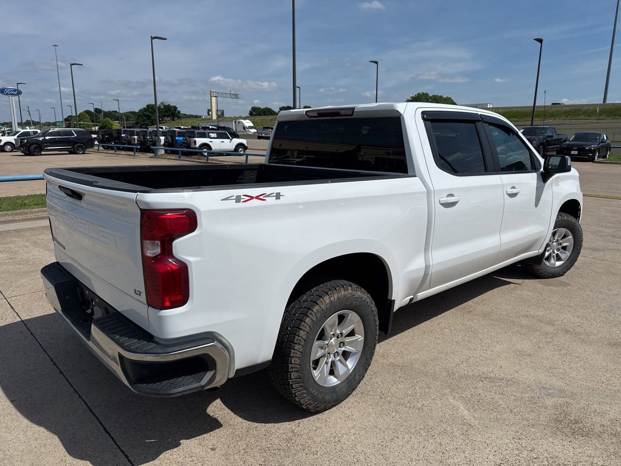 Used 2020 Chevrolet Silverado 1500 LT w/ Bed Protection Package AWD/4WD image 10