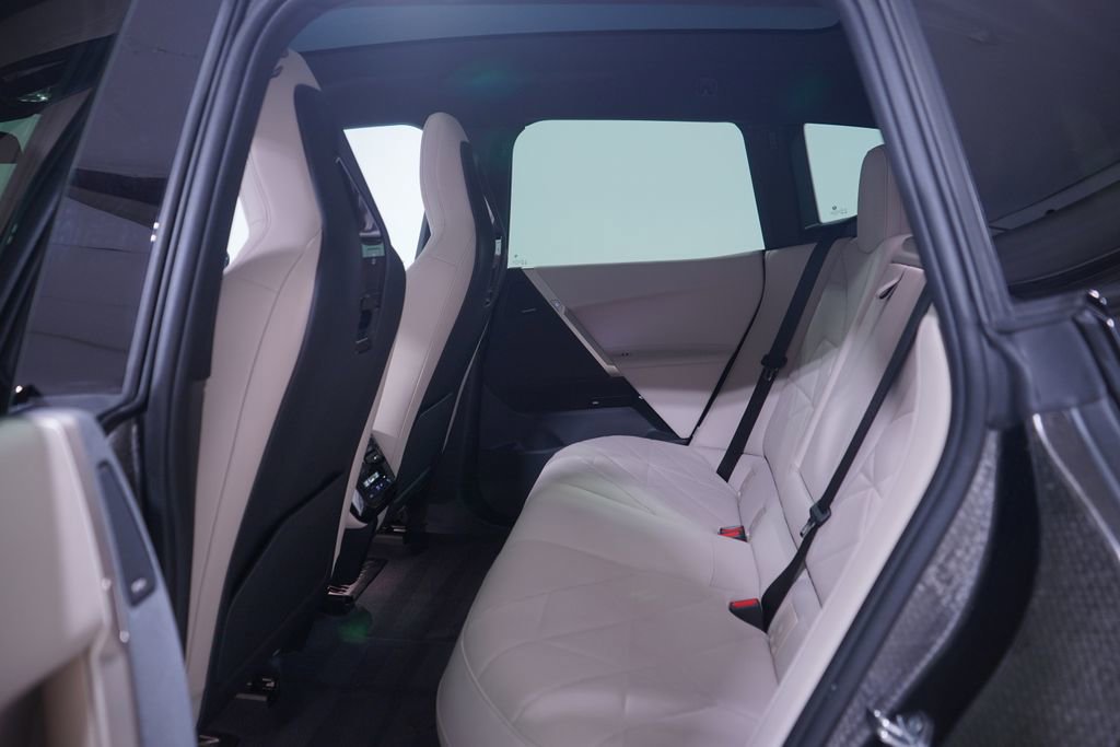 Used 2024 BMW iX xDrive50 w/ Premium Package image 9