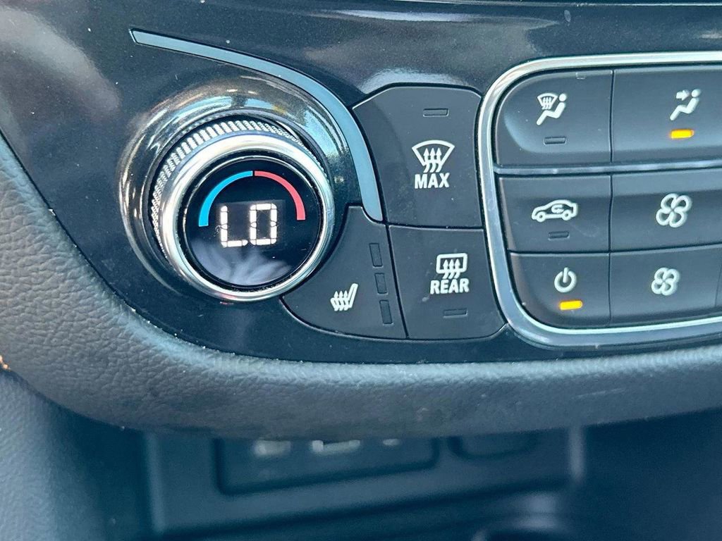 Used 2022 Chevrolet Equinox Premier FWD image 27