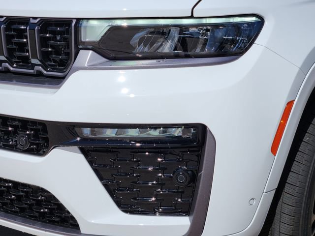 New 2026 Jeep Grand Cherokee Summit image 5
