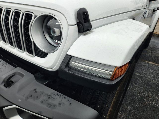 Used 2024 Jeep Wrangler Unlimited Sahara AWD/4WD image 25