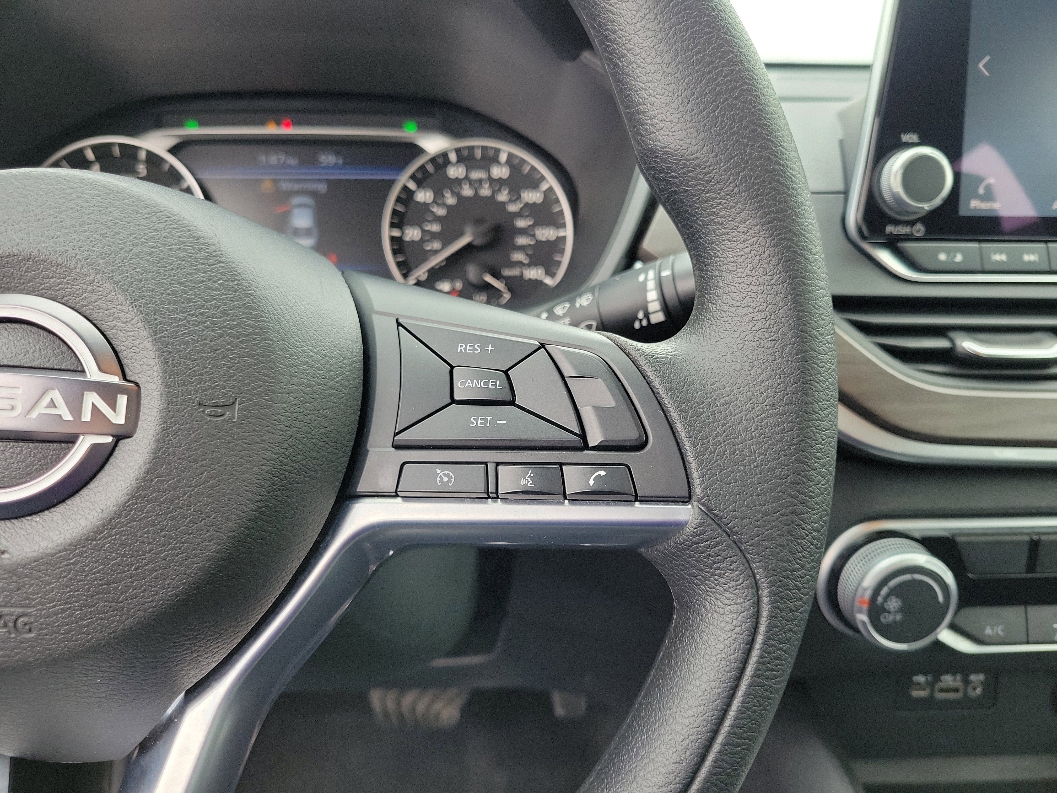 Used 2025 Nissan Altima 2.5 SV FWD image 23