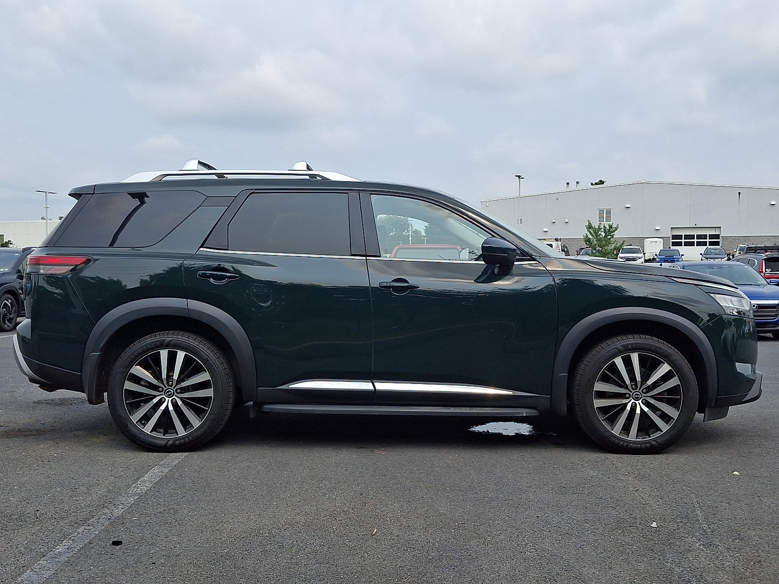 Certified 2023 Nissan Pathfinder Platinum w/ Lighting Package (N93) AWD/4WD image 7