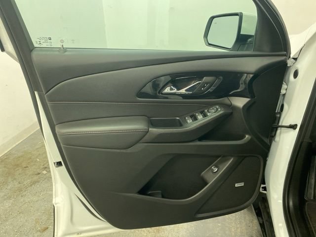 Used 2023 Chevrolet Traverse RS AWD/4WD image 23