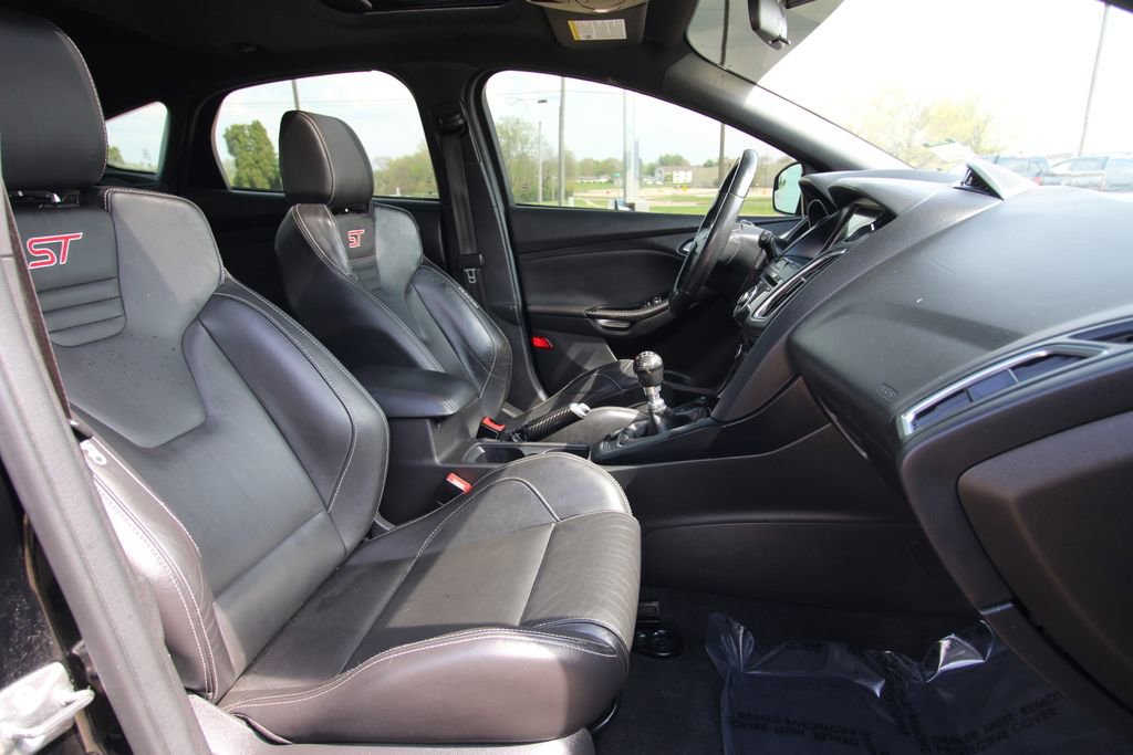 Used 2018 Ford Focus ST w/ Equipment Group 402A image 8