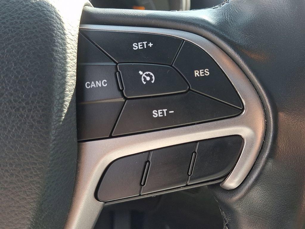 Used 2021 Jeep Grand Cherokee Laredo image 22