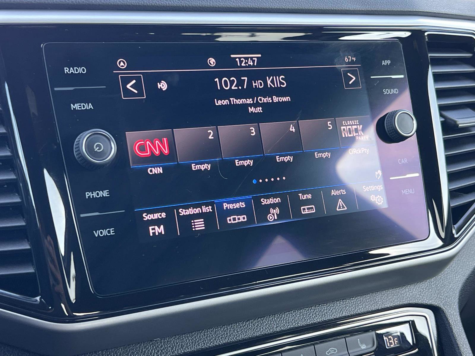 Certified 2022 Volkswagen Atlas Cross Sport SE image 12