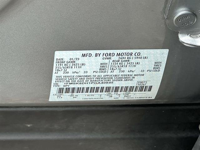 Used 2023 Ford Explorer XLT AWD/4WD image 37