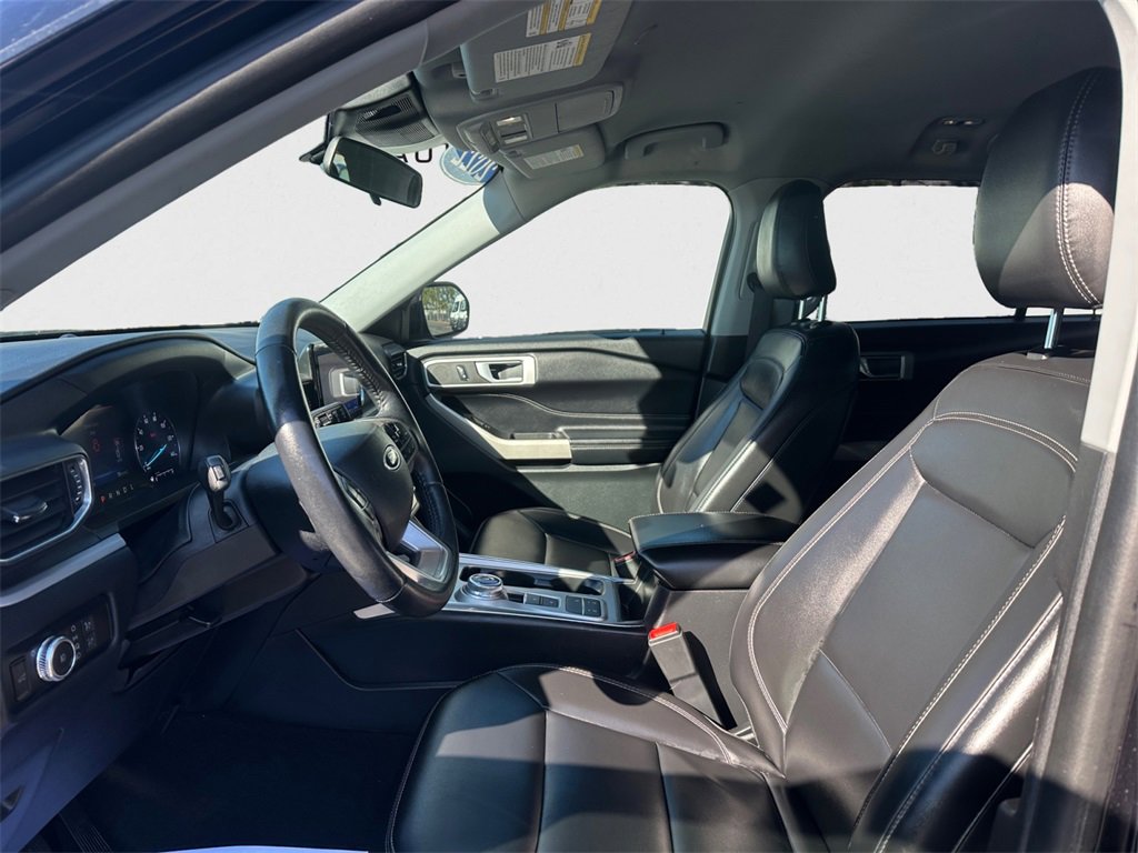 Used 2022 Ford Explorer XLT w/ Equipment Group 202A image 23