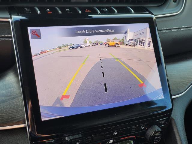 Used 2022 Jeep Grand Cherokee Limited image 17