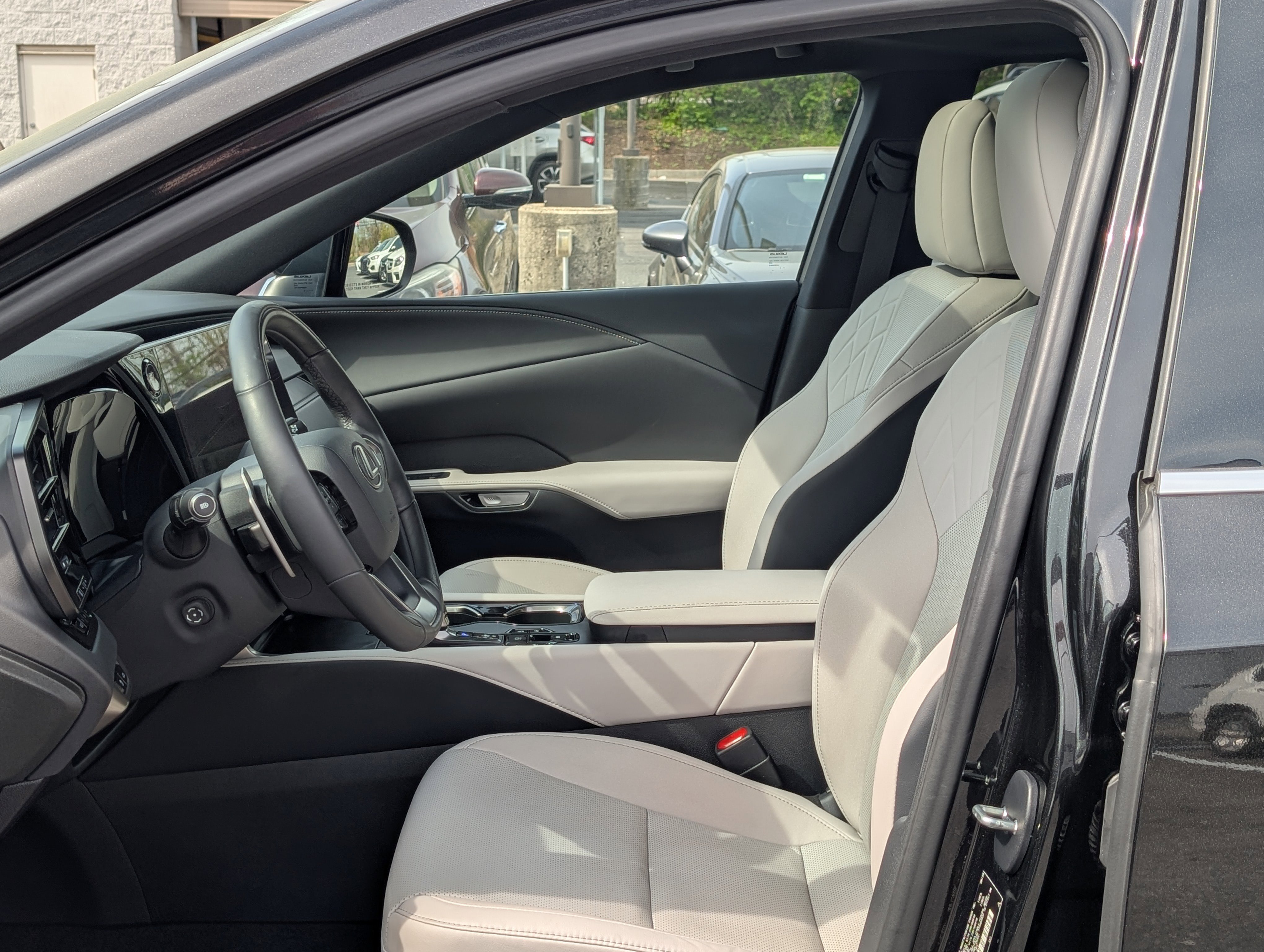 Used 2023 Lexus RX 350 Premium w/ Accessory Package image 16