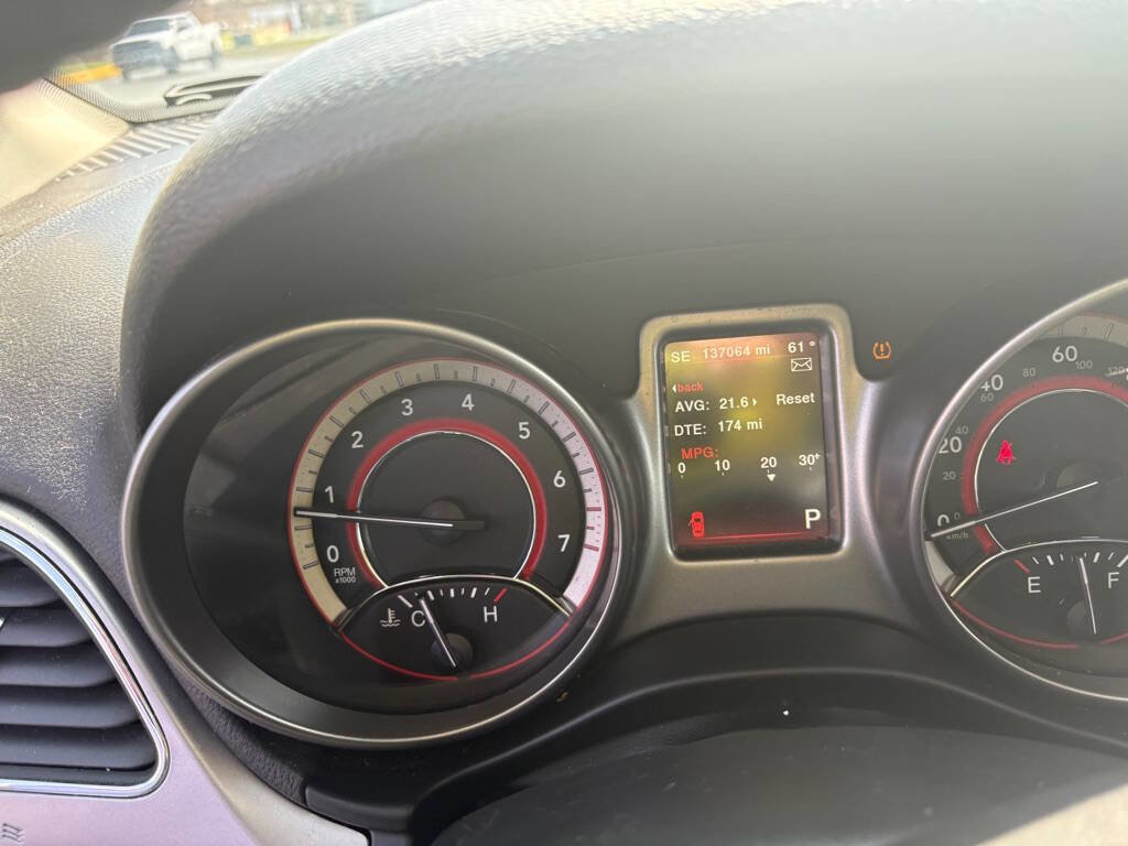 Used 2018 Dodge Journey Crossroad w/ Nav & Sun Group AWD/4WD image 35