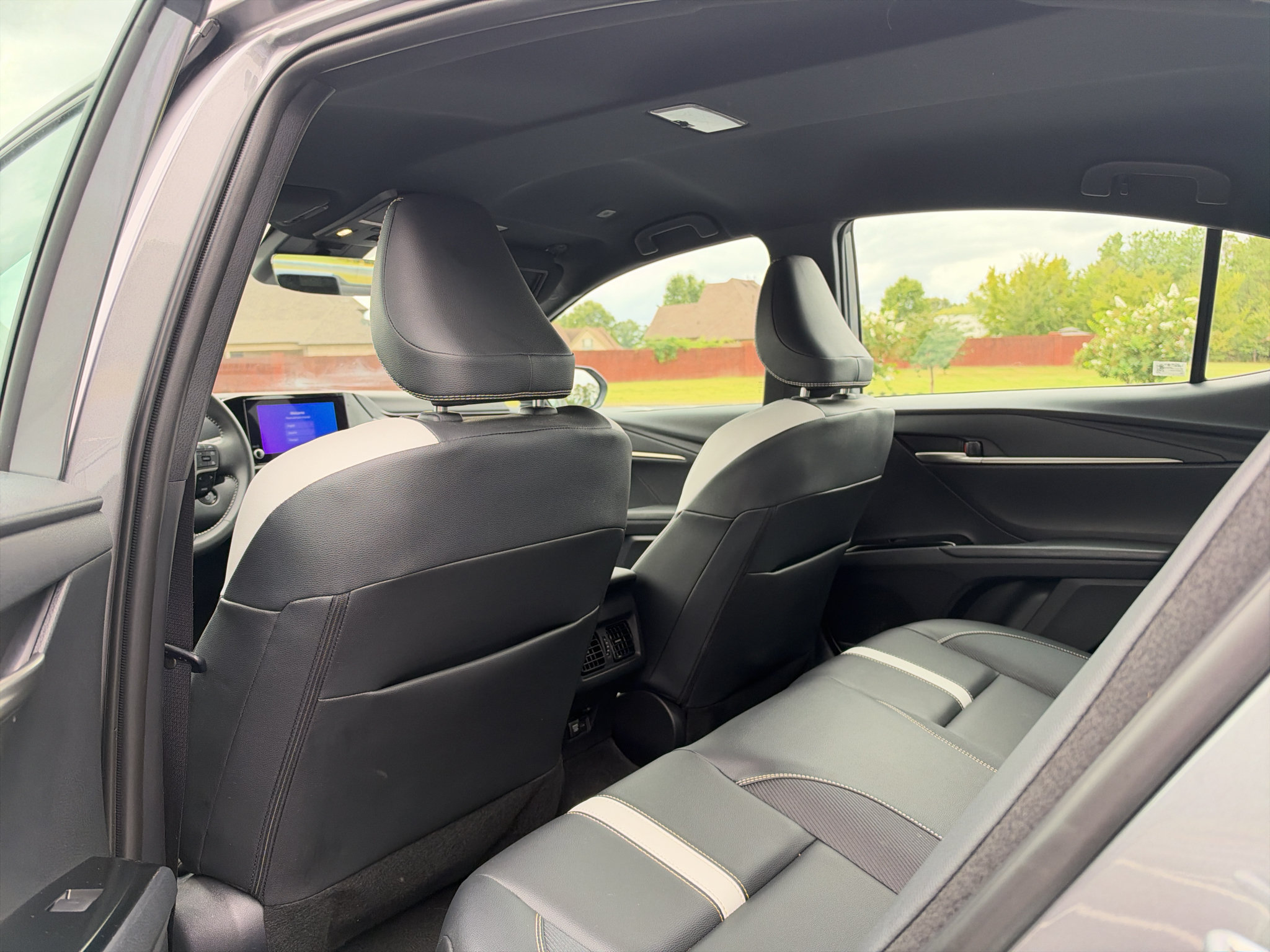 Used 2026 Toyota Camry SE FWD image 14