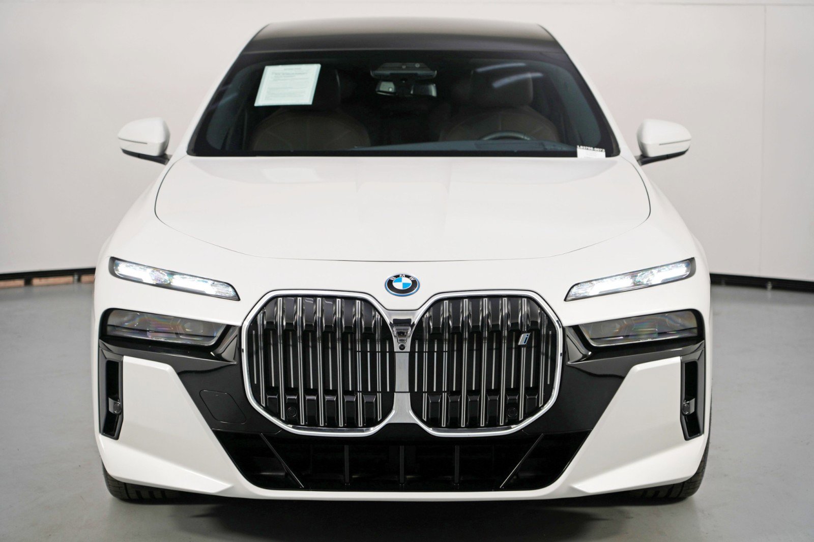Used 2023 BMW i7 xDrive60 w/ Executive Package 2 image 58