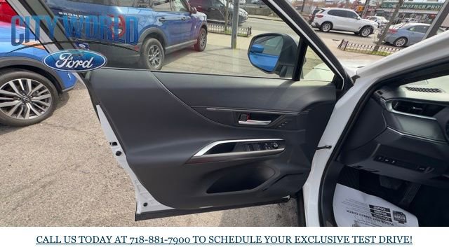 Used 2023 Toyota Venza Nightshade AWD/4WD image 6