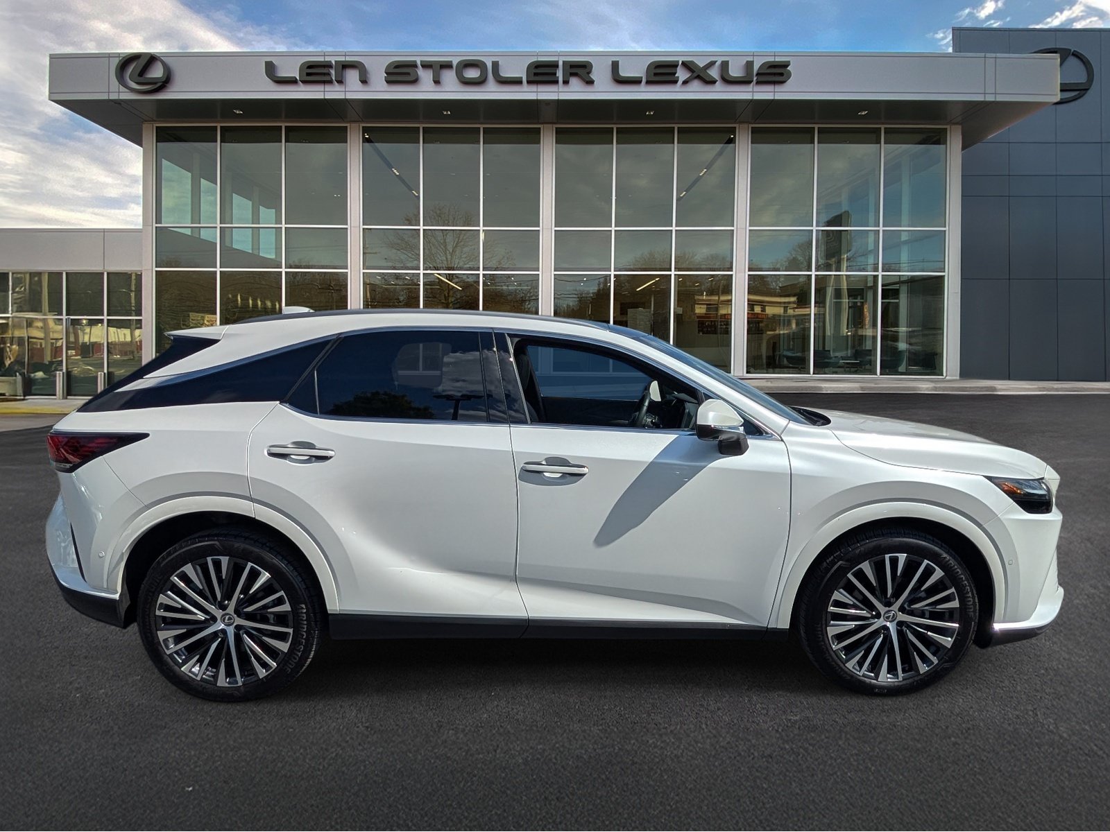 Certified 2025 Lexus RX 350 w/ Convenience Package AWD/4WD image 2