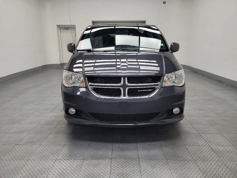 Used 2019 Dodge Grand Caravan SXT image 14