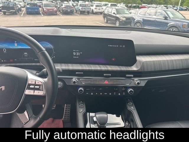 Used 2024 Kia Telluride SX w/ Towing Package FWD image 23