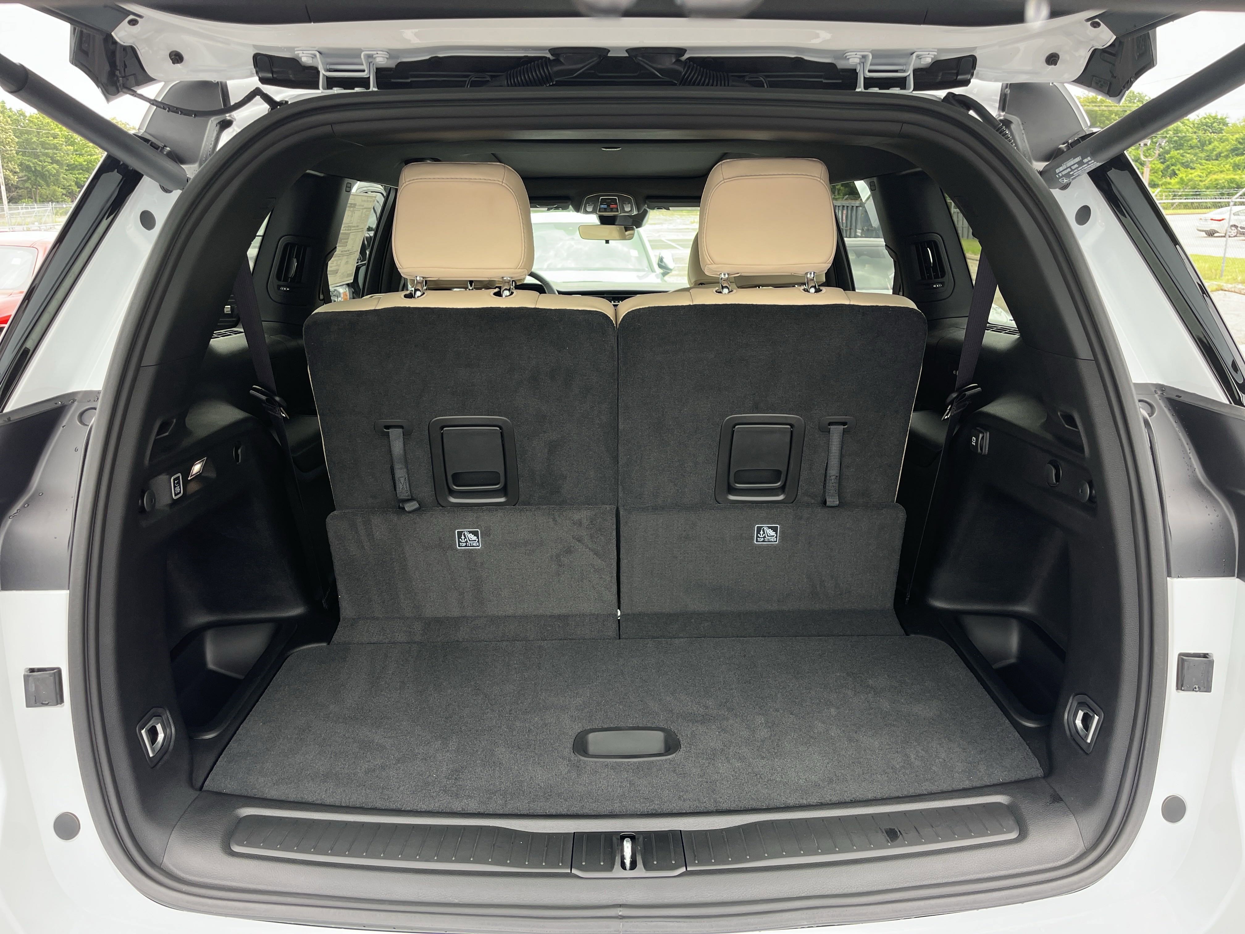 New 2025 Jeep Grand Cherokee L Limited w/ Black Appearance Package image 9