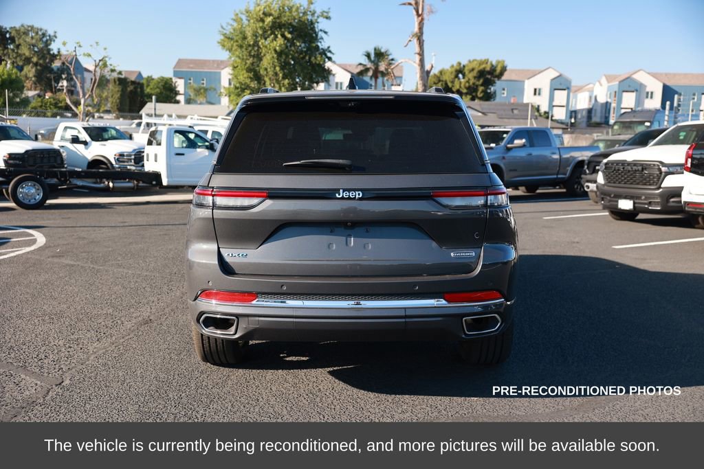 Used 2023 Jeep Grand Cherokee Overland w/ Advanced Protech Group III image 4