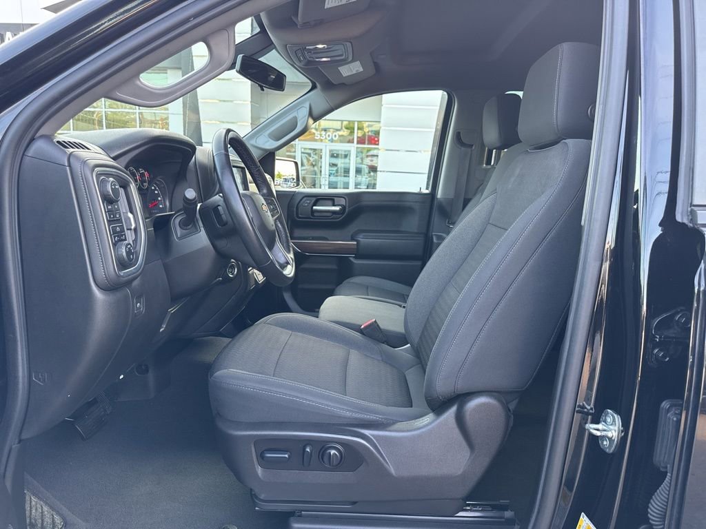 Used 2022 Chevrolet Silverado 1500 LT AWD/4WD image 15