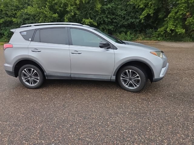Used 2016 Toyota RAV4 LE AWD/4WD image 17