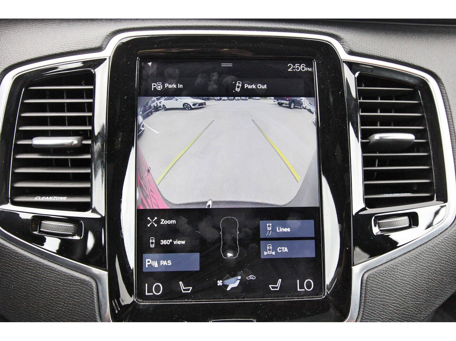 Used 2016 Volvo XC90 T6 Momentum w/ Momentum Plus Package AWD/4WD image 25