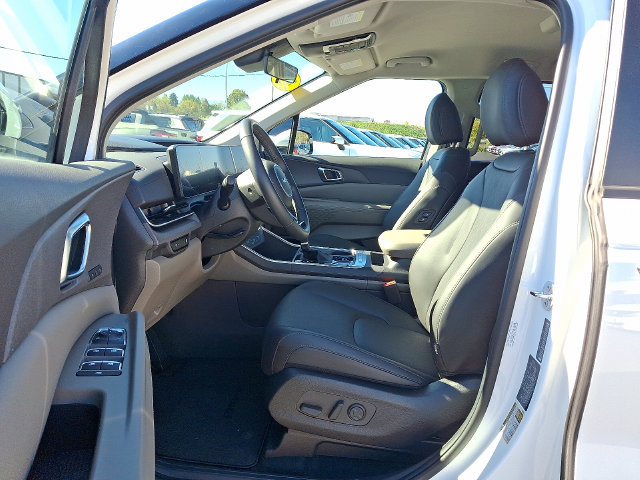 Used 2026 Kia Carnival EX FWD image 13
