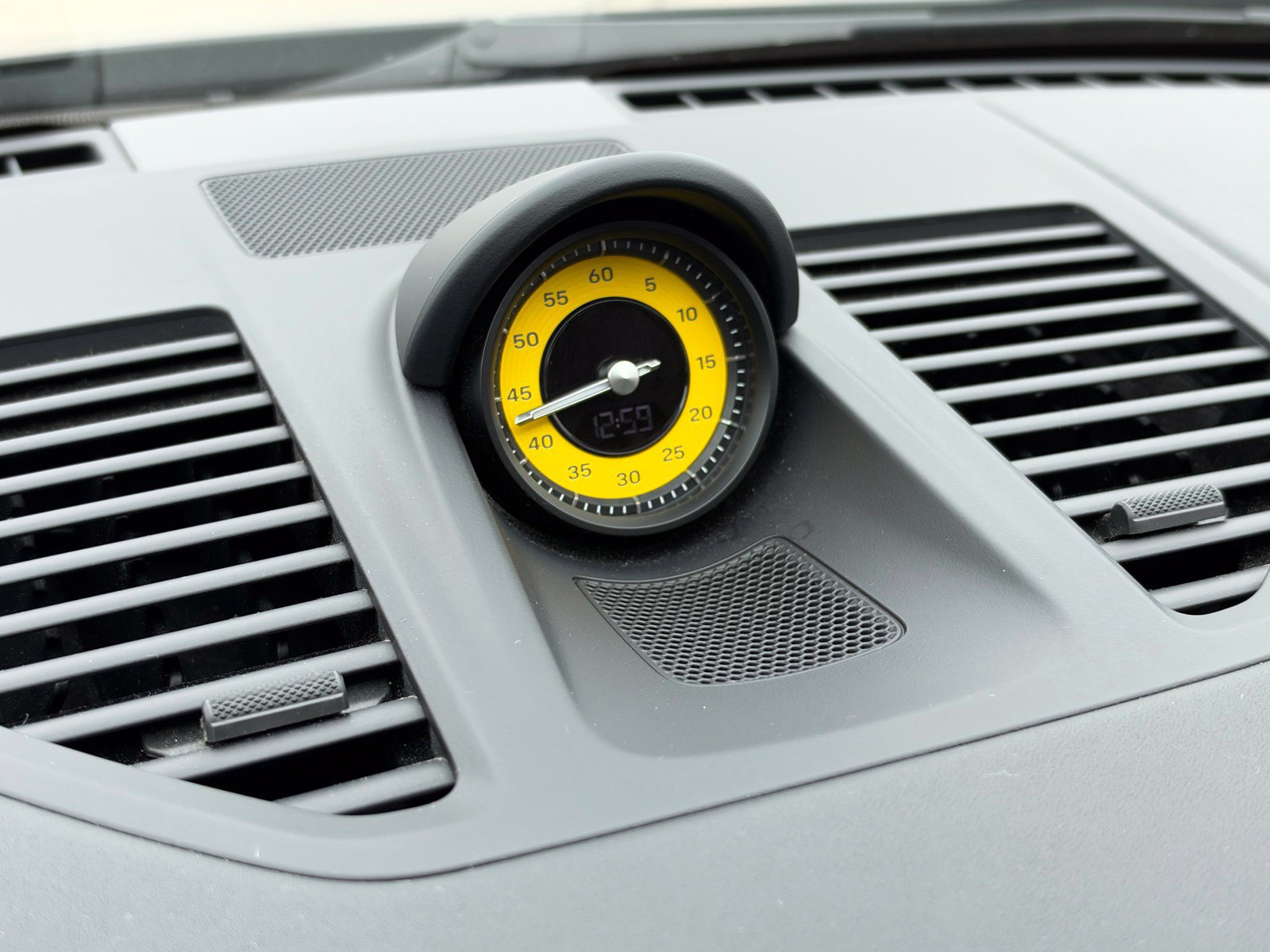 Certified 2023 Porsche 911 Carrera T RWD image 30