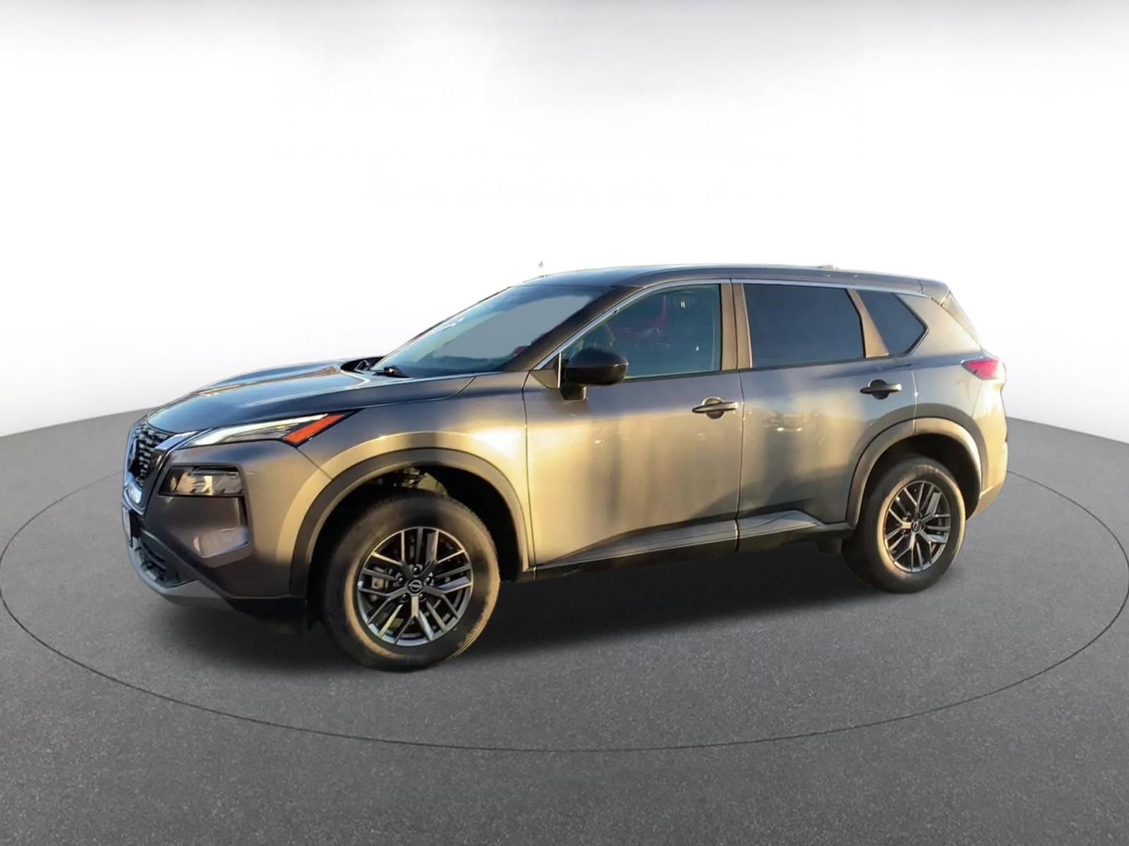 Used 2023 Nissan Rogue S image 8